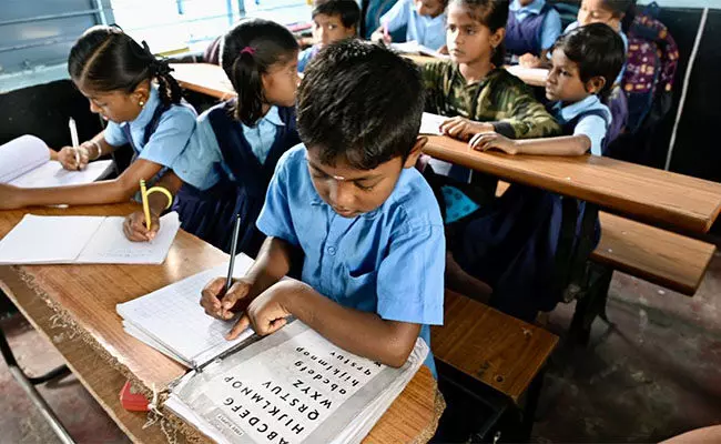 ಸರಕಾರಿ ಶಾಲೆಗಳಲ್ಲಿ ಇಂಗ್ಲಿಷ್ ಮಾಧ್ಯಮ: ಕರ್ನಾಟಕ ಮಾದರಿ