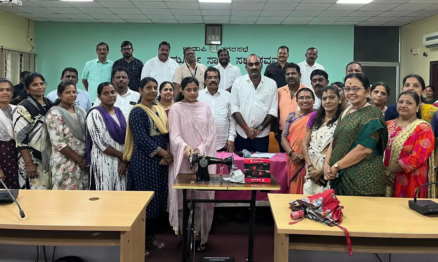 76 ಫಲಾನುಭವಿಗಳಿಗೆ ಟೈಲರಿಂಗ್ ಯಂತ್ರ ವಿತರಣೆ