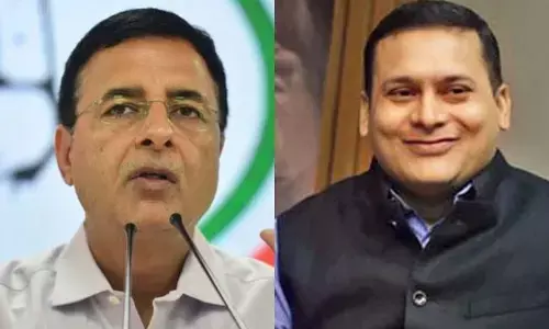 ಕರ್ನಾಟಕ ಕಾಂಗ್ರೆಸ್ ನಾಯಕತ್ವ ಬಿಕ್ಕಟ್ಟು: ʼಎಕ್ಸ್ʼ ನಲ್ಲಿ ಸುರ್ಜೇವಾಲ ಮತ್ತು ಮಾಳವಿಯಾ ವಾಕ್ಸಮರ