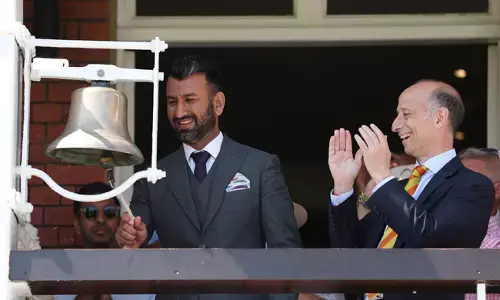 3ನೇ ದಿನದಾಟಕ್ಕಿಂತ ಮೊದಲು ಲಾರ್ಡ್ಸ್‌ನಲ್ಲಿ ಗಂಟೆ ಬಾರಿಸಿದ ಚೇತೇಶ್ವರ ಪೂಜಾರ