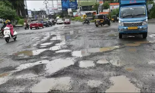 ಗುಜರಾತ್ | ರಾಷ್ಟ್ರೀಯ ಹೆದ್ದಾರಿಯಲ್ಲಿ ಹೊಂಡಗಳಿದ್ದರೆ ಗುತ್ತಿಗೆದಾರರ ವಿರುದ್ಧ ಪ್ರಕರಣ ದಾಖಲು: ವಲ್ಸಾಡ್ ಜಿಲ್ಲಾಧಿಕಾರಿ ಎಚ್ಚರಿಕೆ