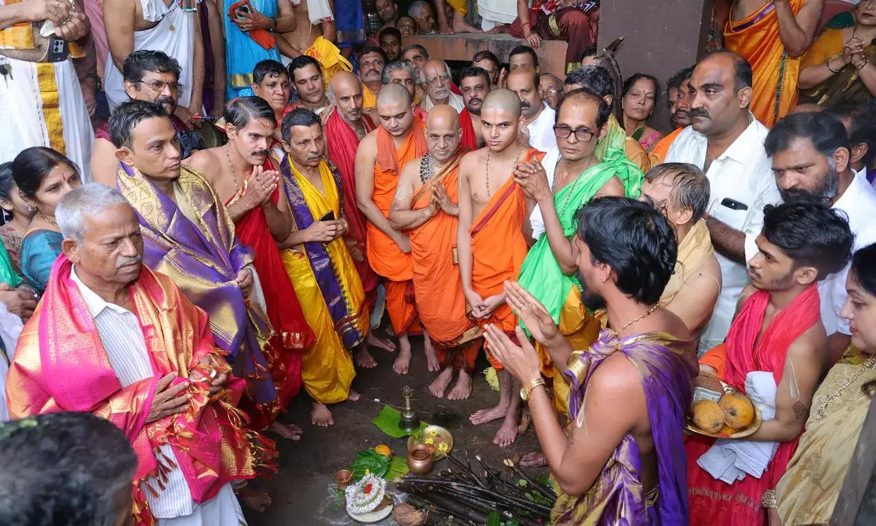 ಶೀರೂರು ಶ್ರೀಗಳ ಪ್ರಥಮ ಪರ್ಯಾಯಕ್ಕೆ ಕಟ್ಟಿಗೆ ಮುಹೂರ್ತ