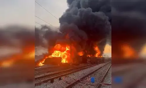 ಚೆನ್ನೈ | ಡೀಸೆಲ್ ಸಾಗಿಸುತ್ತಿದ್ದ ಗೂಡ್ಸ್ ರೈಲಿನಲ್ಲಿ ಅಗ್ನಿ ಅವಘಡ: ವಂದೇಭಾರತ್ ಸೇರಿ 8 ರೈಲುಗಳ ಸಂಚಾರ ರದ್ದು