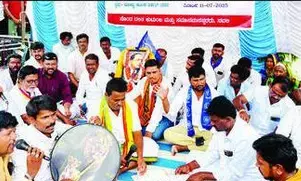 ಕೊಪ್ಪಳ | ದಲಿತರ ಕಾಲನಿಯಲ್ಲಿ ಮನೆ ಕಟ್ಟಲು ಅಡ್ಡಿ ಆರೋಪ; 48 ಗಂಟೆಗಳ ಅಹೋರಾತ್ರಿ ಧರಣಿ