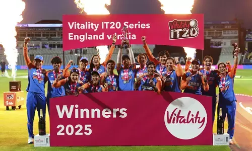 ಇಂಗ್ಲೆಂಡ್ ವಿರುದ್ಧ ಚೊಚ್ಚಲ ಟಿ20 ಸರಣಿ ಗೆದ್ದು ಇತಿಹಾಸ ಬರೆದ ಭಾರತದ ಮಹಿಳಾ ಕ್ರಿಕೆಟ್ ತಂಡ