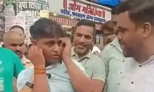 ಮರಾಠಿ ವಿರೋಧಿ ಹೇಳಿಕೆ : ಶಿವಸೇನಾ ಕಾರ್ಯಕರ್ತರಿಂದ ಆಟೊ ರಿಕ್ಷಾ ಚಾಲಕನಿಗೆ ಥಳಿತ; ವೀಡಿಯೊ ವೈರಲ್