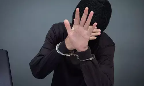 ಬೆಂಗಳೂರು | 2 ಪಬ್‍ಗಳ ಮೇಲೆ ಸಿಸಿಬಿ ದಾಳಿ: ಇಬ್ಬರು ವಿದೇಶಿ ಡ್ರಗ್ ಪೆಡ್ಲರ್‌ಗಳ ಬಂಧನ