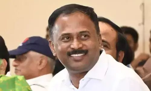 ಒಂದು ತಿಂಗಳ ವೇತನದಲ್ಲಿ ಡಾ.ವೆಂಕಟೇಶಮೂರ್ತಿ ಹೆಸರಿನಲ್ಲಿ ದತ್ತಿನಿಧಿ ಸ್ಥಾಪನೆ: ದಿನೇಶ್ ಗೂಳಿಗೌಡ