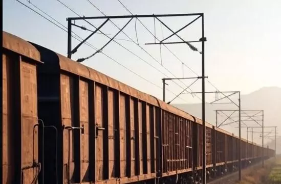 ನಿಂತಿದ್ದ ರೈಲಿನ ಮೇಲೆ ರೀಲ್ ಮಾಡುವಾಗ ವಿದ್ಯುತ್‌ ಆಘಾತ: ಬಾಲಕ ಮೃತ್ಯು