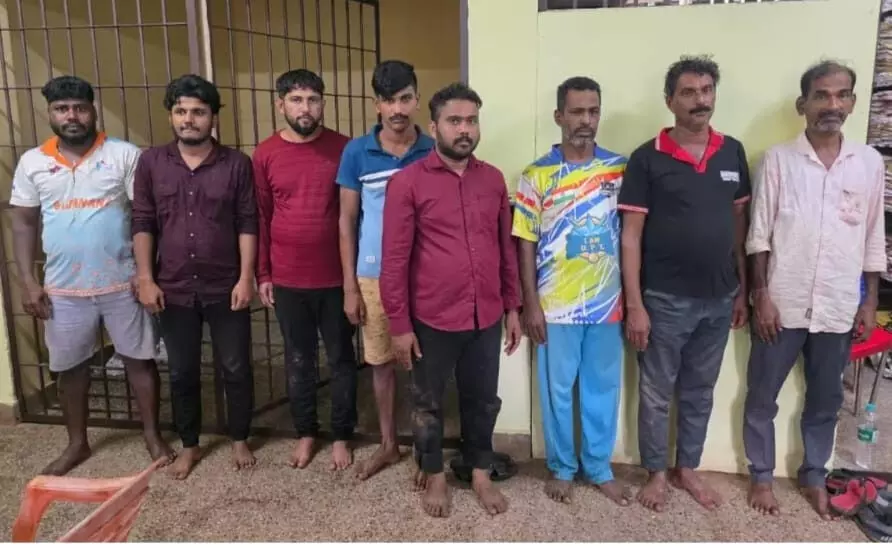 ಮೂಡುಬಿದಿರೆ: ಇಸ್ಪೀಟ್ ಅಡ್ಡೆಗೆ ಪೊಲೀಸ್‌ ದಾಳಿ; 8 ಮಂದಿ ಪೊಲೀಸ್‌ ವಶಕ್ಕೆ