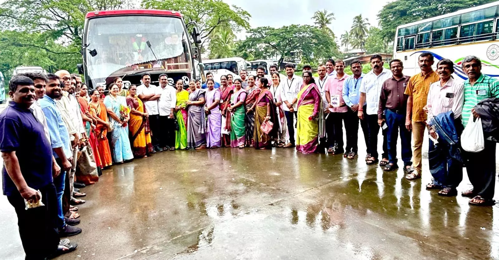 ಶಕ್ತಿ ಯೋಜನೆಯಡಿ 500ಕೋಟಿ ಮಂದಿ ಪ್ರಯಾಣ: ಕುಂದಾಪುರದಲ್ಲಿ ಸಂಭ್ರಮಾಚರಣೆ ಶಕ್ತಿ ಯೋಜನೆಯಡಿ 500ಕೋಟಿ ಮಂದಿ ಪ್ರಯಾಣ: ಕುಂದಾಪುರದಲ್ಲಿ ಸಂಭ್ರಮಾಚರಣೆ