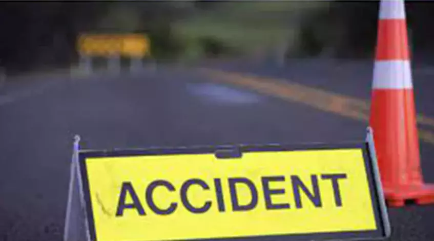 ಬೆಂಗಳೂರು | ದ್ವಿಚಕ್ರ ವಾಹನಕ್ಕೆ ಕಾರು ಢಿಕ್ಕಿ: ಇಬ್ಬರು ಮೃತ್ಯು ಬೆಂಗಳೂರು | ದ್ವಿಚಕ್ರ ವಾಹನಕ್ಕೆ ಕಾರು ಢಿಕ್ಕಿ: ಇಬ್ಬರು ಮೃತ್ಯು