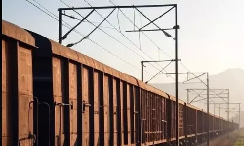 ನಿಂತಿದ್ದ ರೈಲಿನ ಮೇಲೆ ರೀಲ್ ಮಾಡುವಾಗ ವಿದ್ಯುತ್‌ ಆಘಾತ: ಬಾಲಕ ಮೃತ್ಯು