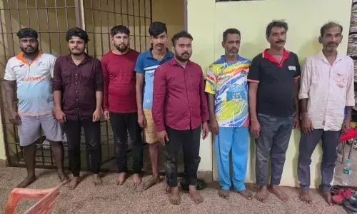 ಮೂಡುಬಿದಿರೆ: ಇಸ್ಪೀಟ್ ಅಡ್ಡೆಗೆ ಪೊಲೀಸ್‌ ದಾಳಿ; 8 ಮಂದಿ ಪೊಲೀಸ್‌ ವಶಕ್ಕೆ