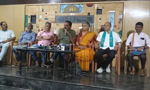 ದೇವನಹಳ್ಳಿ ಭೂಸ್ವಾಧೀನ ವಿರೋಧಿ ಹೋರಾಟ | ಕಾನೂನು ತೊಡಕಿನ ಕುರಿತಷ್ಟೇ ಚರ್ಚೆಯಾಗಬೇಕು, ಪರಿಹಾರ ಹಣದ ಕುರಿತಲ್ಲ: ನಟ ಪ್ರಕಾಶ್ ರಾಜ್