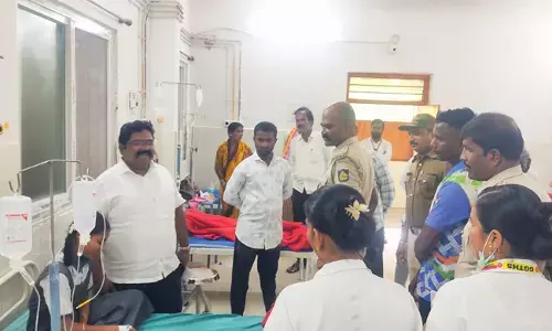 ಯಾದಗಿರಿ | ದೇವಾಪುರದ ಬಾಲಕಿಯರ ವಸತಿ ನಿಲಯದ ವಿದ್ಯಾರ್ಥಿನಿಯರು ಅಸ್ವಸ್ಥ: ಆಸ್ಪತ್ರೆಗೆ ದಾಖಲು