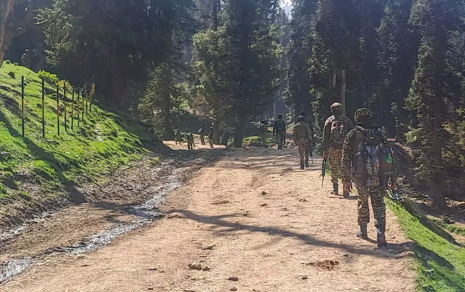 ಪಹಲ್ಗಾಮ್ ದಾಳಿಗೆ ಪಾಕ್ ರಾಜಕೀಯ, ಸೇನಾ ಮುಖ್ಯಸ್ಥರ ಸೂಚನೆ: ಅಧಿಕಾರಿಗಳು