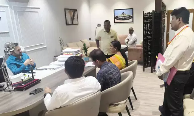 ವಸತಿ ನಿಲಯಗಳ ಮಕ್ಕಳಲ್ಲಿ ಮಾನಸಿಕ ಸ್ಥೈರ್ಯ ಹೆಚ್ಚಿಸಲು ಪ್ರತಿ ವಾರ ಮನೋವೈದ್ಯರ ಮೂಲಕ ಸಮಾಲೋಚನೆ ನಡೆಸಿ : ಸಿಇಓ ಡಾ.ಗಿರೀಶ್ ಬದೋಲೆ