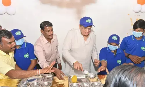 ಯಡ್ರಾಮಿ | ಇಂದಿರಾ ಕ್ಯಾಂಟಿನ್ ಉದ್ಘಾಟಿಸಿದ ಶಾಸಕ ಡಾ.ಅಜಯ್‌  ಸಿಂಗ್