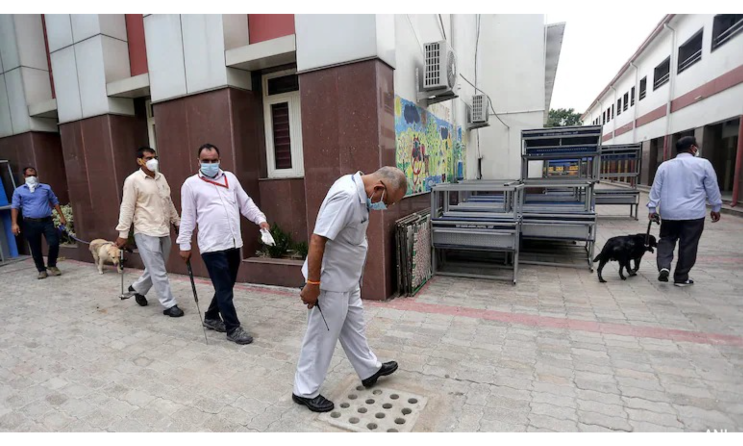 ದಿಲ್ಲಿಯ 5 ಶಾಲೆಗಳಿಗೆ ಬಾಂಬ್ ಬೆದರಿಕೆ : ಪೊಲೀಸರಿಂದ ಪರಿಶೀಲನೆ