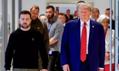 ಮಾಸ್ಕೋ ಮೇಲೆ ದಾಳಿ ಮಾಡಲು ಸಾಧ್ಯವೇ?: ಝೆಲೆನ್ಸ್ಕಿಗೆ ನೇರವಾಗಿ ಕೇಳಿದ ಅಮೆರಿಕ ಅಧ್ಯಕ್ಷ ಡೊನಾಲ್ಡ್‌ ಟ್ರಂಪ್