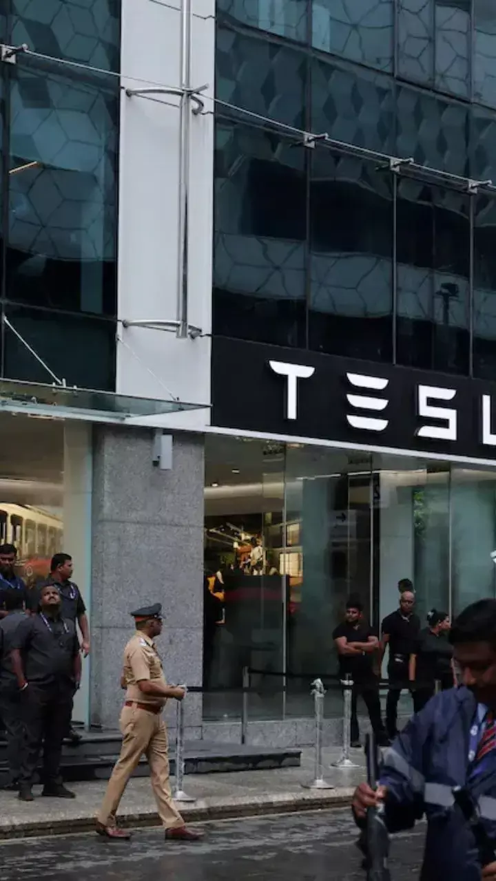 ಮುಂಬೈಯಲ್ಲಿ ಟೆಸ್ಲಾ ಕಾರುಗಳ ಮೊದಲ ಶೋ ರೂಂ ಪ್ರಾರಂಭ! ಮುಂಬೈಯಲ್ಲಿ ಟೆಸ್ಲಾ ಕಾರುಗಳ ಮೊದಲ ಶೋ ರೂಂ ಪ್ರಾರಂಭ!