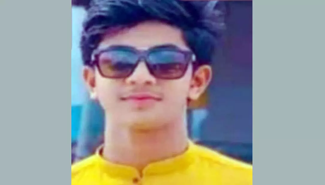 ಕಾಸರಗೋಡು | ನಿಲ್ಲಿಸಿದ್ದ ಬಸ್ಸಿಗೆ ಬೈಕ್ ಢಿಕ್ಕಿ: ಕಾಲೇಜು ವಿದ್ಯಾರ್ಥಿ ಮೃತ್ಯು