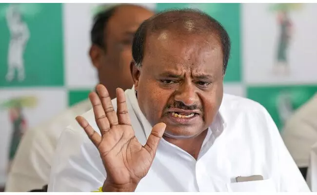 ಭೂಕಬಳಿಕೆ ಪ್ರಕರಣ: ಎಚ್.ಡಿ.ಕುಮಾರಸ್ವಾಮಿ ವಿರುದ್ಧ ನ್ಯಾಯಾಂಗ ನಿಂದನೆ ಕಲಾಪಕ್ಕೆ ಸುಪ್ರೀಂ ಕೋರ್ಟ್ ತಡೆ