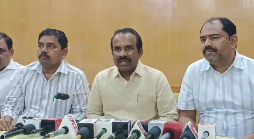 ಸುರ್ಜೇವಾಲರ ಬಳಿ ಶಾಸಕರು ಹೇಳಿರುವ ಅಹವಾಲುಗಳನ್ನು ಸಿಎಂ ಬಹಿರಂಗ ಪಡಿಸಲಿ : ಎಂಎಲ್ಸಿ ಎನ್.ರವಿಕುಮಾರ್