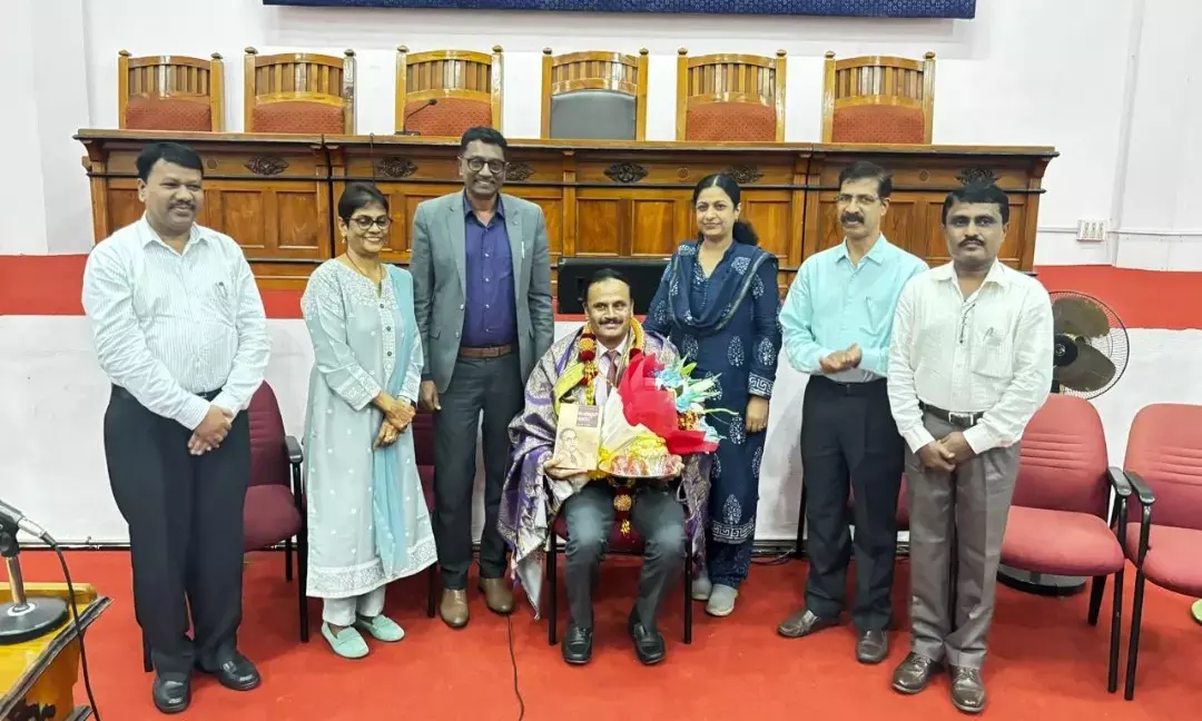 ಮಂಗಳೂರು ವಿವಿಯಲ್ಲಿ ಪ್ರೊ.ಎ.ಎಂ.ಖಾನ್ ರಿಗೆ ಅಭಿನಂದನೆ