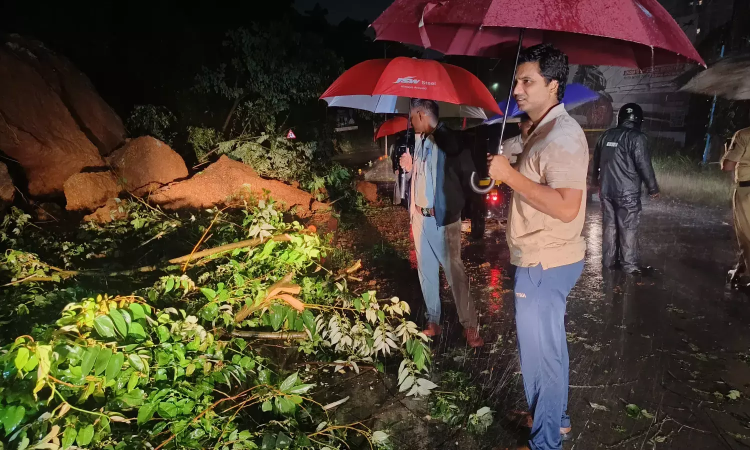 ಮಳೆಯಿಂದ ಹಾನಿಗೊಳಗಾದ ಪ್ರದೇಶಗಳಿಗೆ ದ.ಕ. ಜಿಲ್ಲಾಧಿಕಾರಿ ಭೇಟಿ