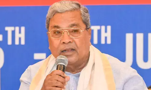 ಛಲವಾದಿ ನಾರಾಯಣ ಸ್ವಾಮಿಯ ಬದಲು ನೀವು, ನಿಮ್ಮ ತಂದೆ ಯಾಕೆ  ಚಡ್ಡಿ ತುಂಬಿದ ಬುಟ್ಟಿ ಹೊತ್ತುಕೊಂಡಿಲ್ಲ: ವಿಜಯೇಂದ್ರಗೆ ಸಿದ್ದರಾಮಯ್ಯ ತಿರುಗೇಟು