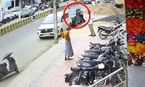 ಕಲಬುರಗಿ | ಕಾರಿನ ಗಾಜು ಒಡೆದು ಲ್ಯಾಪ್‌ಟಾಪ್ ಕಳವು : ಪ್ರಕರಣ ದಾಖಲು