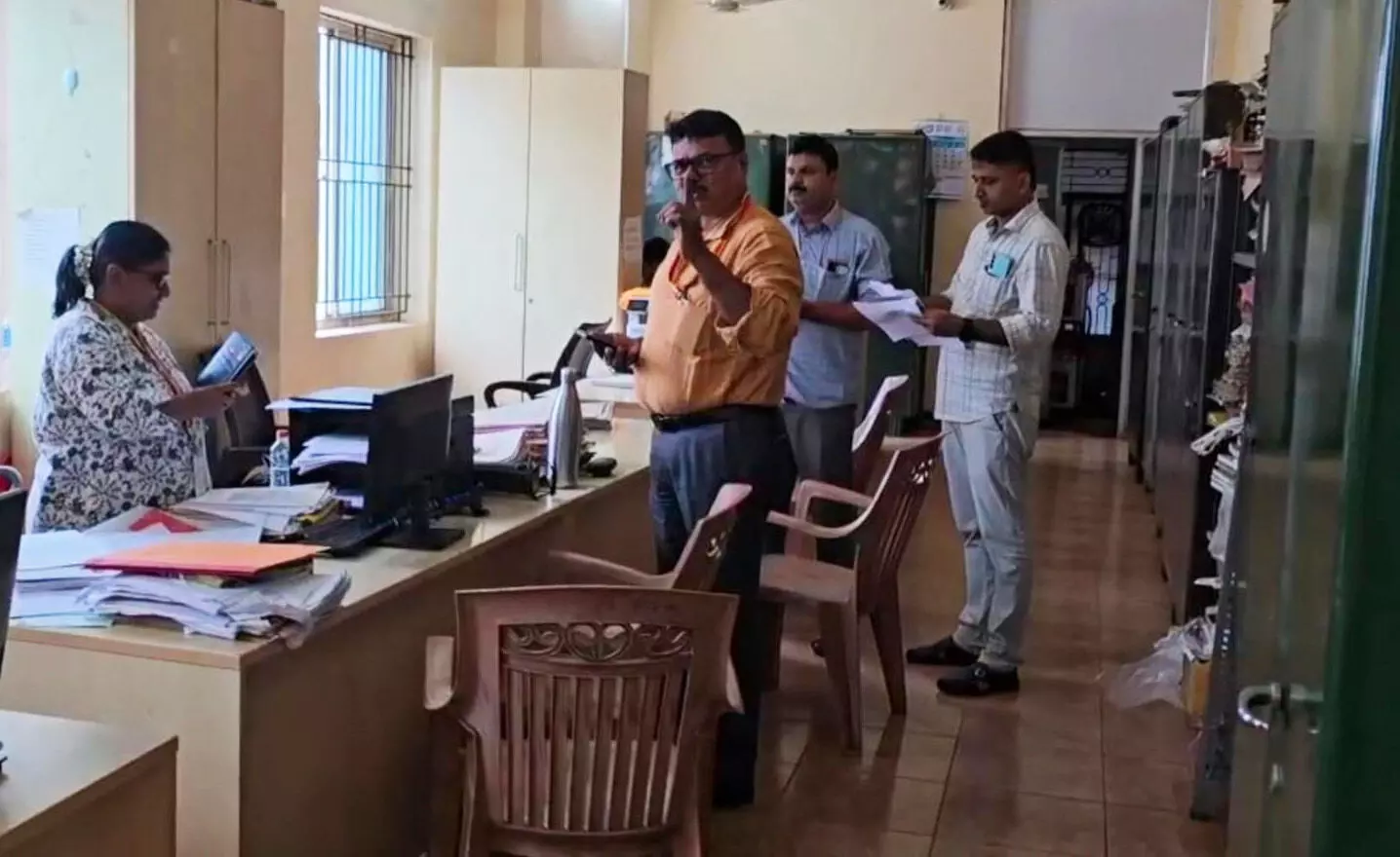 ಕಾರ್ಕಳ ಪುರಸಭೆ, ತಾಲೂಕು ಕಚೇರಿ ಕಚೇರಿಗಳಿಗೆ ಲೋಕಾಯುಕ್ತ ಭೇಟಿ ಕಾರ್ಕಳ ಪುರಸಭೆ, ತಾಲೂಕು ಕಚೇರಿ ಕಚೇರಿಗಳಿಗೆ ಲೋಕಾಯುಕ್ತ ಭೇಟಿ