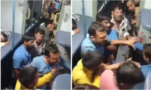 ಆಹಾರ ಸರಬರಾಜುದಾರನ ವಿರುದ್ಧ ದೂರಿದ ರೈಲ್ವೆ ಪ್ರಯಾಣಿಕನ ಮೇಲೆ ಹಲ್ಲೆ: ವೀಡಿಯೋ ವೈರಲ್