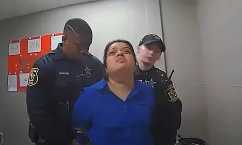 ಅಮೆರಿಕದಲ್ಲಿ ಕಳ್ಳತನ ಮಾಡಿದ ಭಾರತೀಯ ಮಹಿಳೆ | ವಿದೇಶಗಳಲ್ಲಿ ಉತ್ತಮವಾಗಿ ನಡೆದುಕೊಳ್ಳಿ: ಕೇಂದ್ರ