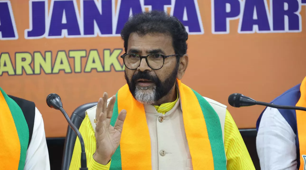 ಶೂನ್ಯ ಸಾಧನೆ, ಮಿತಿ ಮೀರಿದ ಭ್ರಷ್ಟಾಚಾರಕ್ಕೂ ಸಮಾವೇಶ ಬೇಕೇ? : ಛಲವಾದಿ ನಾರಾಯಣಸ್ವಾಮಿ