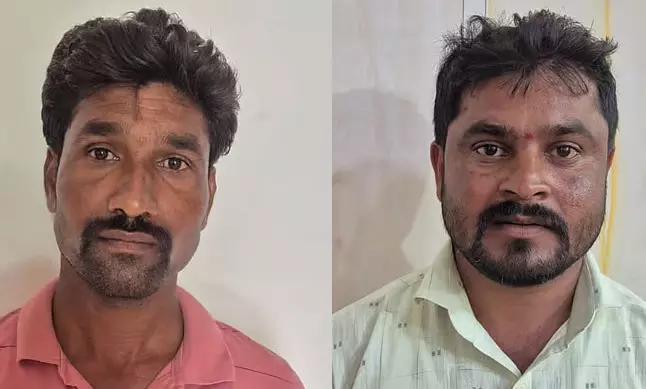 ವಿಜಯಪುರ | ಕೆಲಸಕ್ಕೆ ಬಾರದಿದ್ದಕ್ಕೆ ಚಾಲಕನನ್ನು ಸರಪಳಿಯಿಂದ ಕಂಬಕ್ಕೆ ಕಟ್ಟಿ, ಜೀವ ಬೆದರಿಕೆ: ಆರೋಪ