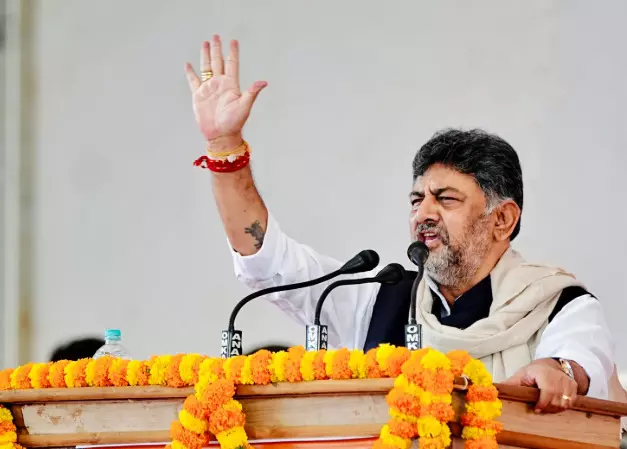 ನಮ್ಮ ʼಗ್ಯಾರಂಟಿʼಗಳನ್ನು ಟೀಕಿಸಿದ್ದ ಬಿಜೆಪಿ ಬೇರೆ ರಾಜ್ಯಗಳಲ್ಲಿ ಅದನ್ನೇ ನಕಲು ಮಾಡುತ್ತಿದೆ : ಡಿ.ಕೆ.ಶಿವಕುಮಾರ್ ನಮ್ಮ ʼಗ್ಯಾರಂಟಿʼಗಳನ್ನು ಟೀಕಿಸಿದ್ದ ಬಿಜೆಪಿ ಬೇರೆ ರಾಜ್ಯಗಳಲ್ಲಿ ಅದನ್ನೇ ನಕಲು ಮಾಡುತ್ತಿದೆ : ಡಿ.ಕೆ.ಶಿವಕುಮಾರ್