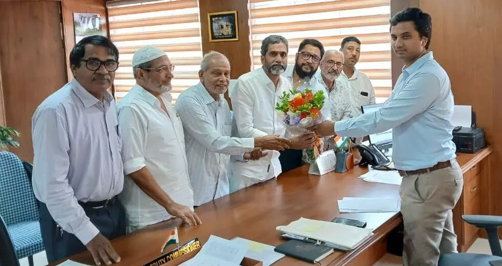 ದ.ಕ.ಜಿಲ್ಲಾಧಿಕಾರಿ, ಪೊಲೀಸ್ ವರಿಷ್ಠಾಧಿಕಾರಿಗೆ ಸೆಂಟ್ರಲ್ ಕಮಿಟಿ ಮನವಿ ದ.ಕ.ಜಿಲ್ಲಾಧಿಕಾರಿ, ಪೊಲೀಸ್ ವರಿಷ್ಠಾಧಿಕಾರಿಗೆ ಸೆಂಟ್ರಲ್ ಕಮಿಟಿ ಮನವಿ