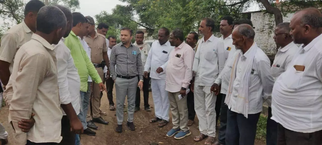 ಬೀದರ್ | ವಿವಿಧ ಗ್ರಾಮಗಳಿಗೆ ಭೇಟಿ ನೀಡಿದ ಸಿಇಓ ಡಾ.ಗಿರೀಶ್ ಬದೋಲೆ ಬೀದರ್ | ವಿವಿಧ ಗ್ರಾಮಗಳಿಗೆ ಭೇಟಿ ನೀಡಿದ ಸಿಇಓ ಡಾ.ಗಿರೀಶ್ ಬದೋಲೆ