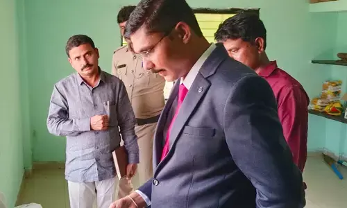 ಯಾದಗಿರಿ | ದೇವಾಪುರ ಬಾಲಕಿಯರ ವಸತಿ ನಿಲಯಕ್ಕೆ ನ್ಯಾ.ಬಸವರಾಜ ಭೇಟಿ