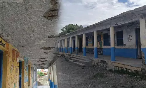 ಶಿಥಿಲಾವಸ್ಥೆಯಲ್ಲಿ ಹುಪಳಾ ಗ್ರಾಮದ ಸರಕಾರಿ ಶಾಲೆ; ಪ್ರಾಣ ಭಯದಲ್ಲೇ ಪಾಠ ಕೇಳುತ್ತಿರುವ ವಿದ್ಯಾರ್ಥಿಗಳು