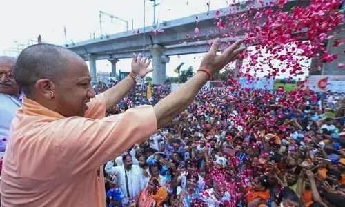 ಸಿಆರ್ಪಿಎಫ್ ಯೋಧನ ಮೇಲೆ ಕನ್ವರಿಯಾಗಳ ಹಲ್ಲೆ: ಕೆಲವು ವ್ಯಕ್ತಿಗಳು ಕನ್ವರ್ ಯಾತ್ರಿಗಳ ಹೆಸರು ಕೆಡಿಸಲು ಯತ್ನಿಸುತ್ತಿದ್ದಾರೆ ಎಂದ ಆದಿತ್ಯನಾಥ್!