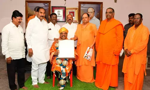 ಕಲಬುರಗಿ | ಸೋಮಣ್ಣ ಬೇವಿನಮರದ ಅವರಿಗೆ ಕಾಯಕ ರತ್ನ ಪ್ರಶಸ್ತಿ ಪ್ರದಾನ