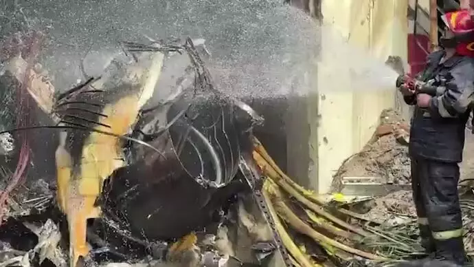 ಬಾಂಗ್ಲಾದೇಶ ವಾಯುಪಡೆಯ ತರಬೇತಿ ಜೆಟ್ ವಿಮಾನ ಶಾಲೆಗೆ ಢಿಕ್ಕಿ: ಓರ್ವ ಮೃತ್ಯು, ನಾಲ್ವರಿಗೆ ಗಾಯ