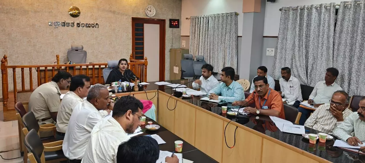 ಕಲಬುರಗಿ | ಇಲೆಕ್ಟ್ರಿಕ್ ಆಟೋಗಳು ಪರ್ಮಿಟ್ ಪಡೆಯುವುದು ಕಡ್ಡಾಯ : ಡಿಸಿ ಬಿ.ಫೌಝಿಯಾ ತರನ್ನುಮ್ ಕಲಬುರಗಿ | ಇಲೆಕ್ಟ್ರಿಕ್ ಆಟೋಗಳು ಪರ್ಮಿಟ್ ಪಡೆಯುವುದು ಕಡ್ಡಾಯ : ಡಿಸಿ ಬಿ.ಫೌಝಿಯಾ ತರನ್ನುಮ್