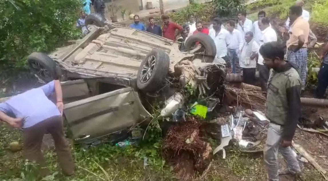ಅರಕಲಗೂಡು | ಮರಕ್ಕೆ ಕಾರು ಢಿಕ್ಕಿ; ಓರ್ವ ಮೃತ್ಯು, ಮೂವರಿಗೆ ಗಾಯ