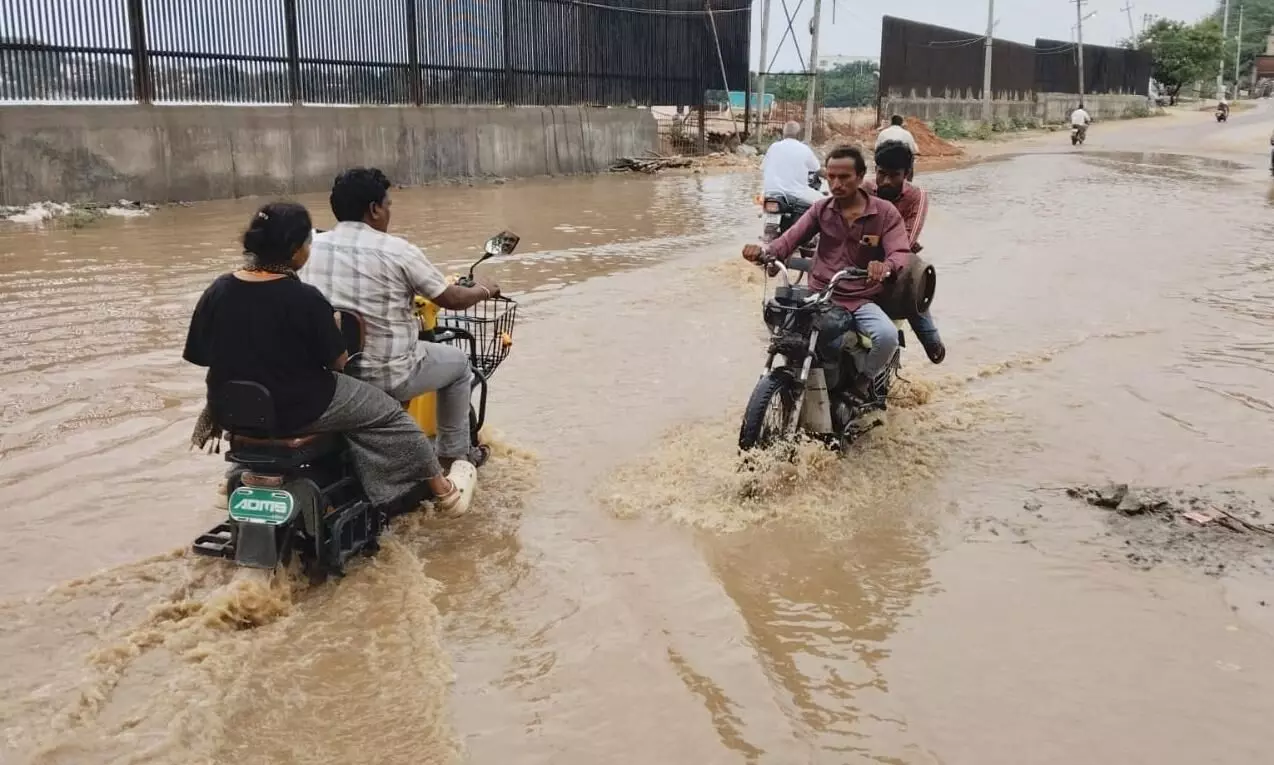 ರಾಯಚೂರು | ಜಿಲ್ಲೆಯಲ್ಲಿ 9 ಮಿ.ಮೀ. ಮಳೆ; ಕೃಷ್ಣಾ ನದಿಗೆ 48 ಸಾವಿರ ಕ್ಯೂಸೆಕ್ ನೀರು ಬಿಡುಗಡೆ ರಾಯಚೂರು | ಜಿಲ್ಲೆಯಲ್ಲಿ 9 ಮಿ.ಮೀ. ಮಳೆ; ಕೃಷ್ಣಾ ನದಿಗೆ 48 ಸಾವಿರ ಕ್ಯೂಸೆಕ್ ನೀರು ಬಿಡುಗಡೆ
