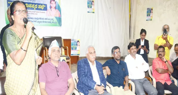 ಧರ್ಮಸ್ಥಳದಲ್ಲಿ ಸರಣಿ ಹತ್ಯೆ ಆರೋಪ ಪ್ರಕರಣ | ಸುಪ್ರೀಂಕೋರ್ಟ್ ನ್ಯಾಯಾಧೀಶರನ್ನು ತನಿಖಾಧಿಕಾರಿಯನ್ನಾಗಿ ನೇಮಿಸಿ : ‘ಸಮಾನ ಮನಸ್ಕರ’ ಆಗ್ರಹ ಧರ್ಮಸ್ಥಳದಲ್ಲಿ ಸರಣಿ ಹತ್ಯೆ ಆರೋಪ ಪ್ರಕರಣ | ಸುಪ್ರೀಂಕೋರ್ಟ್ ನ್ಯಾಯಾಧೀಶರನ್ನು ತನಿಖಾಧಿಕಾರಿಯನ್ನಾಗಿ ನೇಮಿಸಿ : ‘ಸಮಾನ ಮನಸ್ಕರ’ ಆಗ್ರಹ